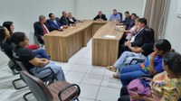 Durante reunião com APAE, vereadores e prefeito acatam pedido e irão em busca de recursos e emendas para aquisição de ônibus novo para entidade