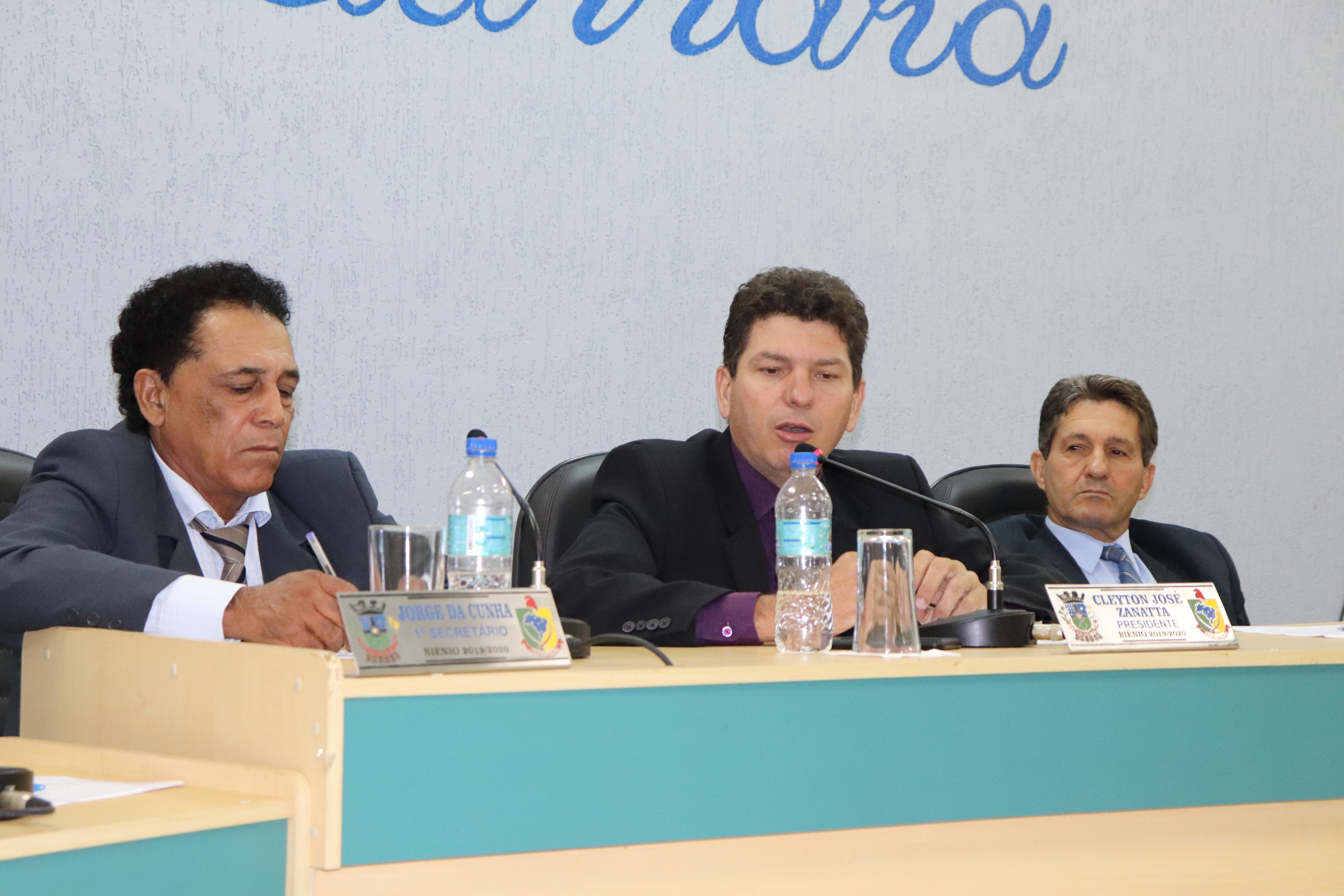 INDICAÇÃO: Cleyton Zanatta pede bonificação para servidores da saúde em virtude do COVID-19