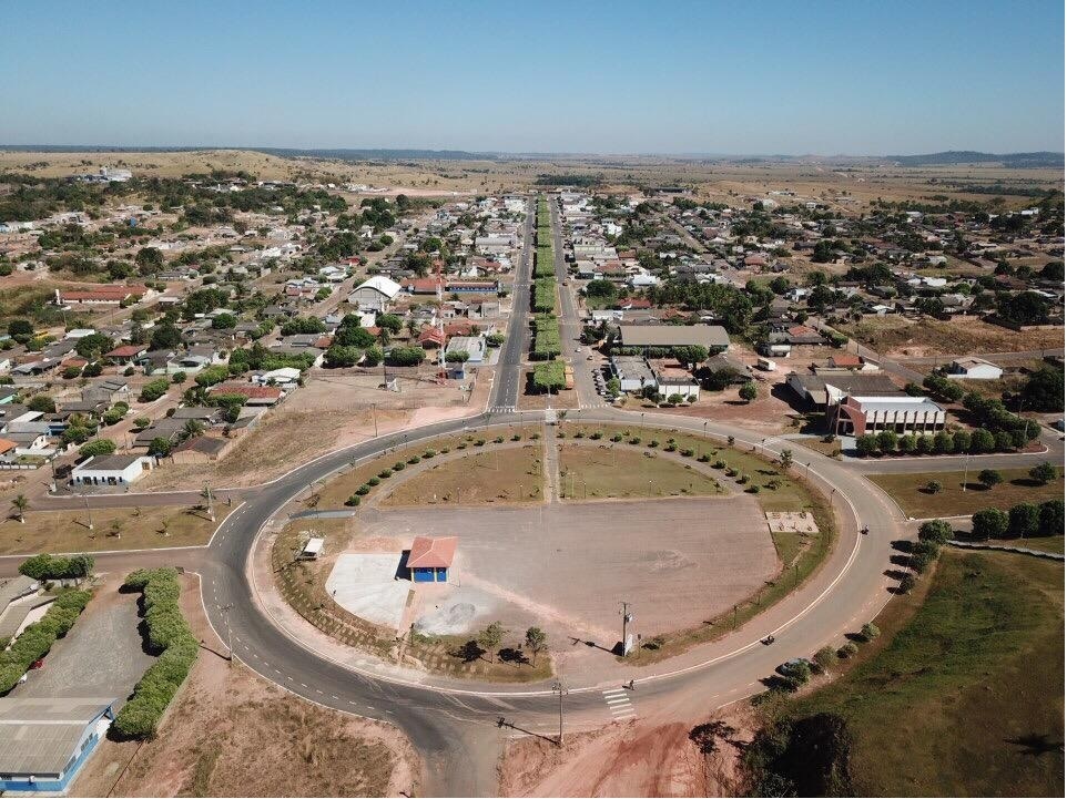 Presidente da Câmara de Nova Santa Helena pede construção de mais vagas de estacionamento ao longo do canteiro central da Avenida Brasil
