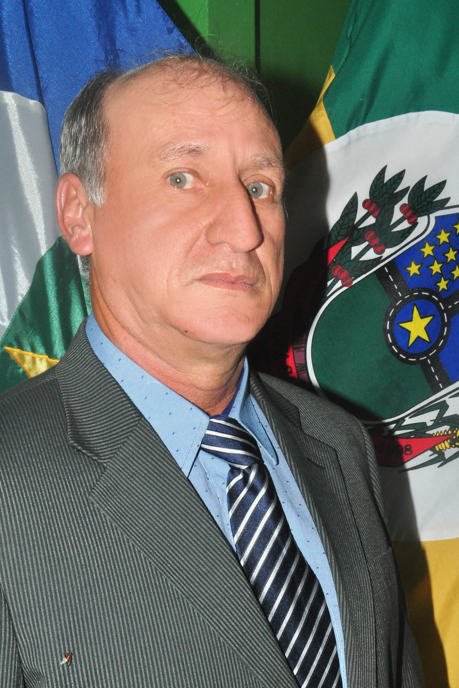 Presidente da Câmara Sanciona lei que proíbe e disciplina o uso de celulares em repartições publicas em horário de Expediente