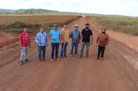 Vereadores de Nova Santa Helena fazem vistoria para conferir serviço de patrolamento e cascalhamento na Estrada Cruzeiro